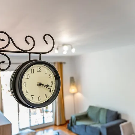 Bright Modern 2br Near Cristo Rei شقة كانيكو