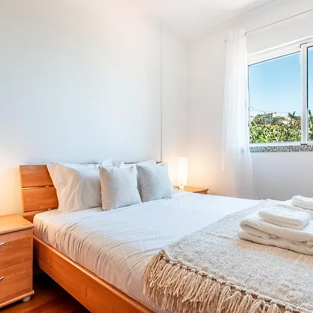 Bright Modern 2br Near Cristo Rei Lägenhet