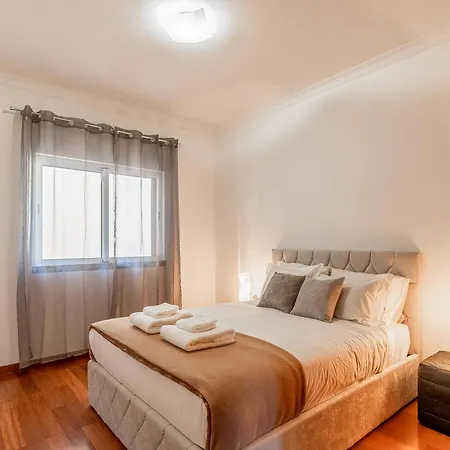 Lägenhet Bright Modern 2br Near Cristo Rei