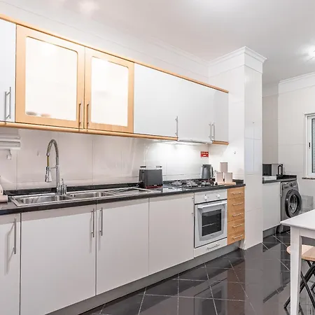 Bright Modern 2br Near Cristo Rei Lägenhet Caniço