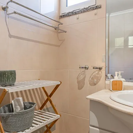 Garajau Escape Modern T2 With Balcony And Parking * 카니코