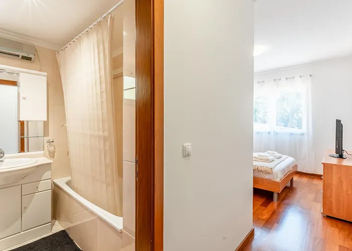 Bright Modern 2br Near Cristo Rei * קאניקו