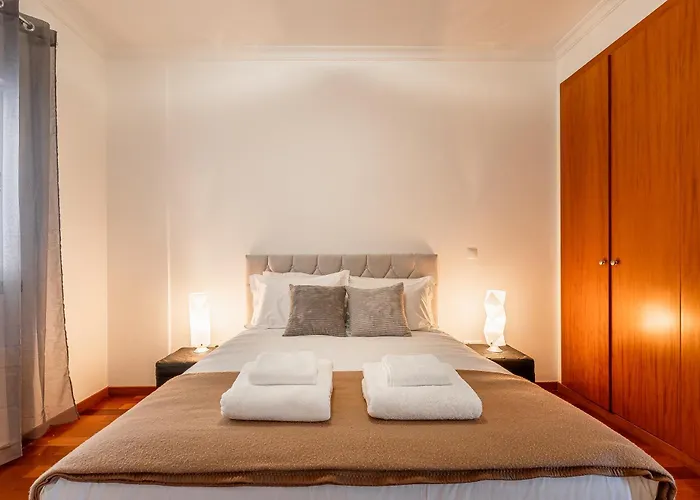 דירה Bright Modern 2br Near Cristo Rei קאניקו