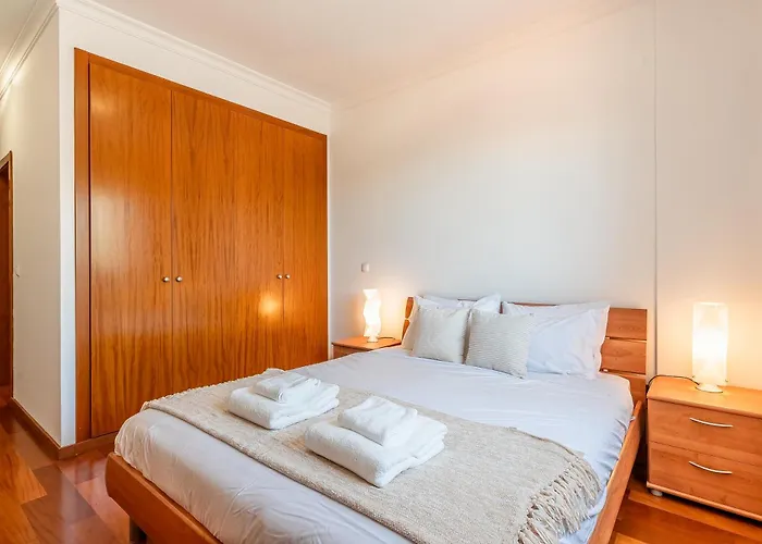דירה Bright Modern 2br Near Cristo Rei קאניקו