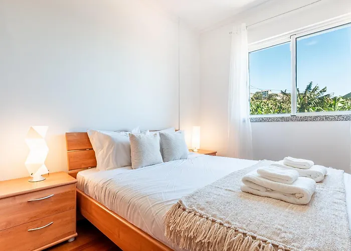 Bright Modern 2br Near Cristo Rei דירה