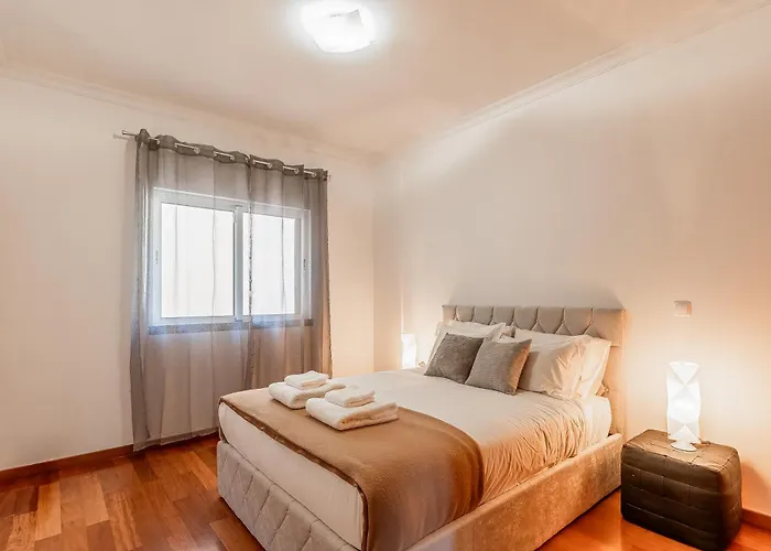דירה Bright Modern 2br Near Cristo Rei