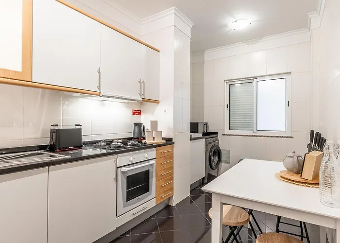 דירה Bright Modern 2br Near Cristo Rei קאניקו