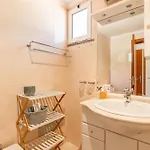Bright Modern 2br Near Cristo Rei Apartman