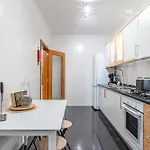 Apartman Bright Modern 2br Near Cristo Rei