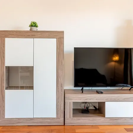 Garajau Escape Modern T2 With Balcony And Parking