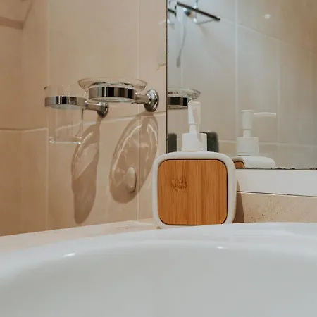 Garajau Escape Modern T2 With Balcony And Parking 公寓 卡尼索