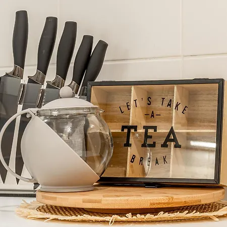 Bright Modern 2br Near Cristo Rei Apartment