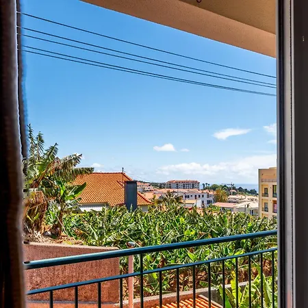 Garajau Escape Modern T2 With Balcony And Parking דירה *