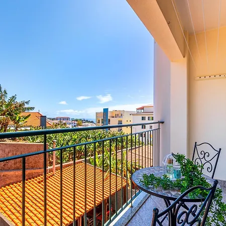 Garajau Escape Modern T2 With Balcony And Parking 卡尼索