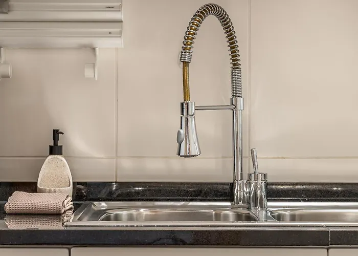 Bright Modern 2br Near Cristo Rei Appartamento Caniço