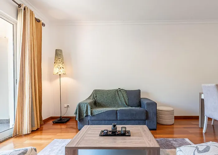 Bright Modern 2br Near Cristo Rei Appartamento Caniço