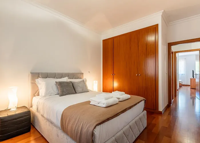 Bright Modern 2br Near Cristo Rei