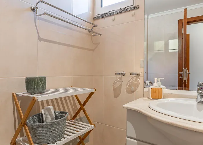 Bright Modern 2br Near Cristo Rei * Caniço